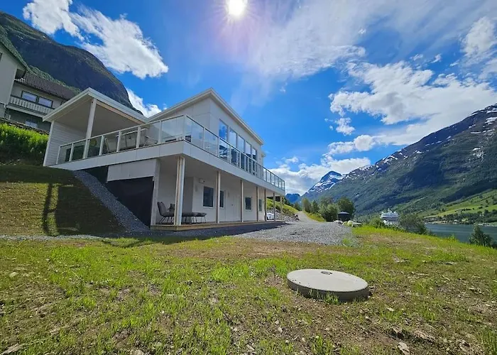 Modern With Panorama View Semesterbostad Olden