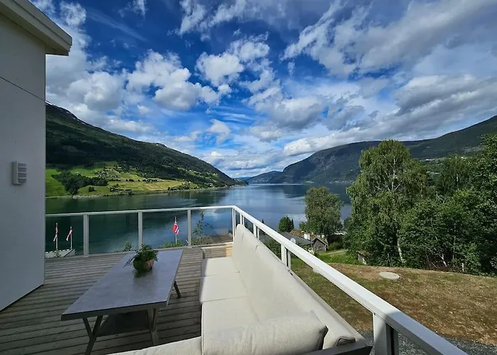 Modern With Panorama View Semesterbostad Olden